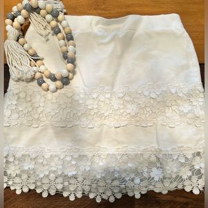 J. Crew White Fitted Skirt with Floral Lace in size 00